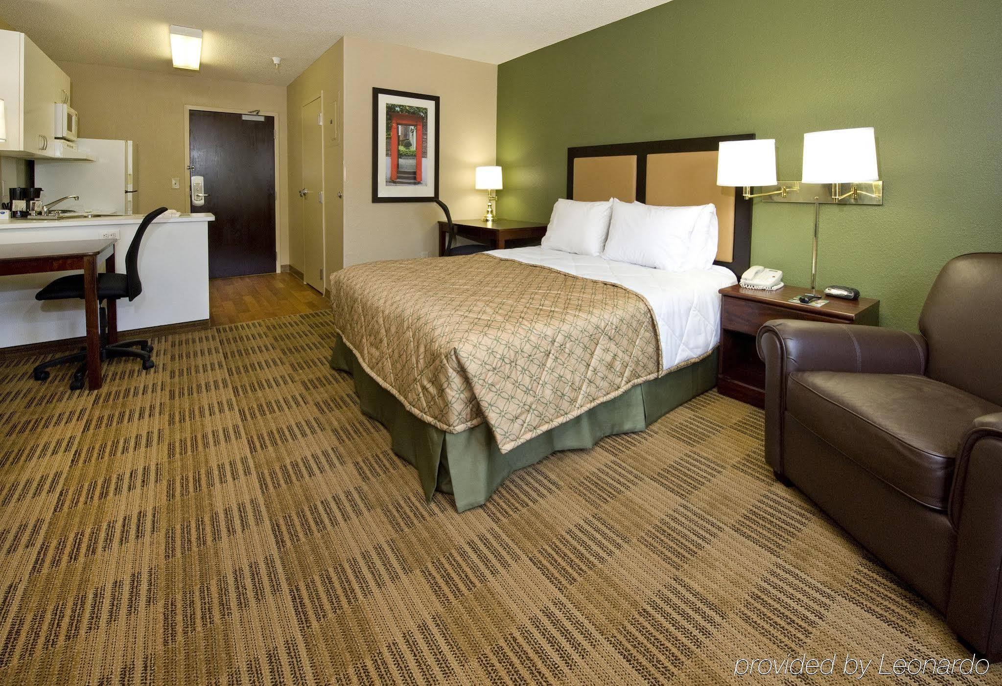Extended Stay America Suites - Philadelphia - Plymouth Meeting - East Exterior photo