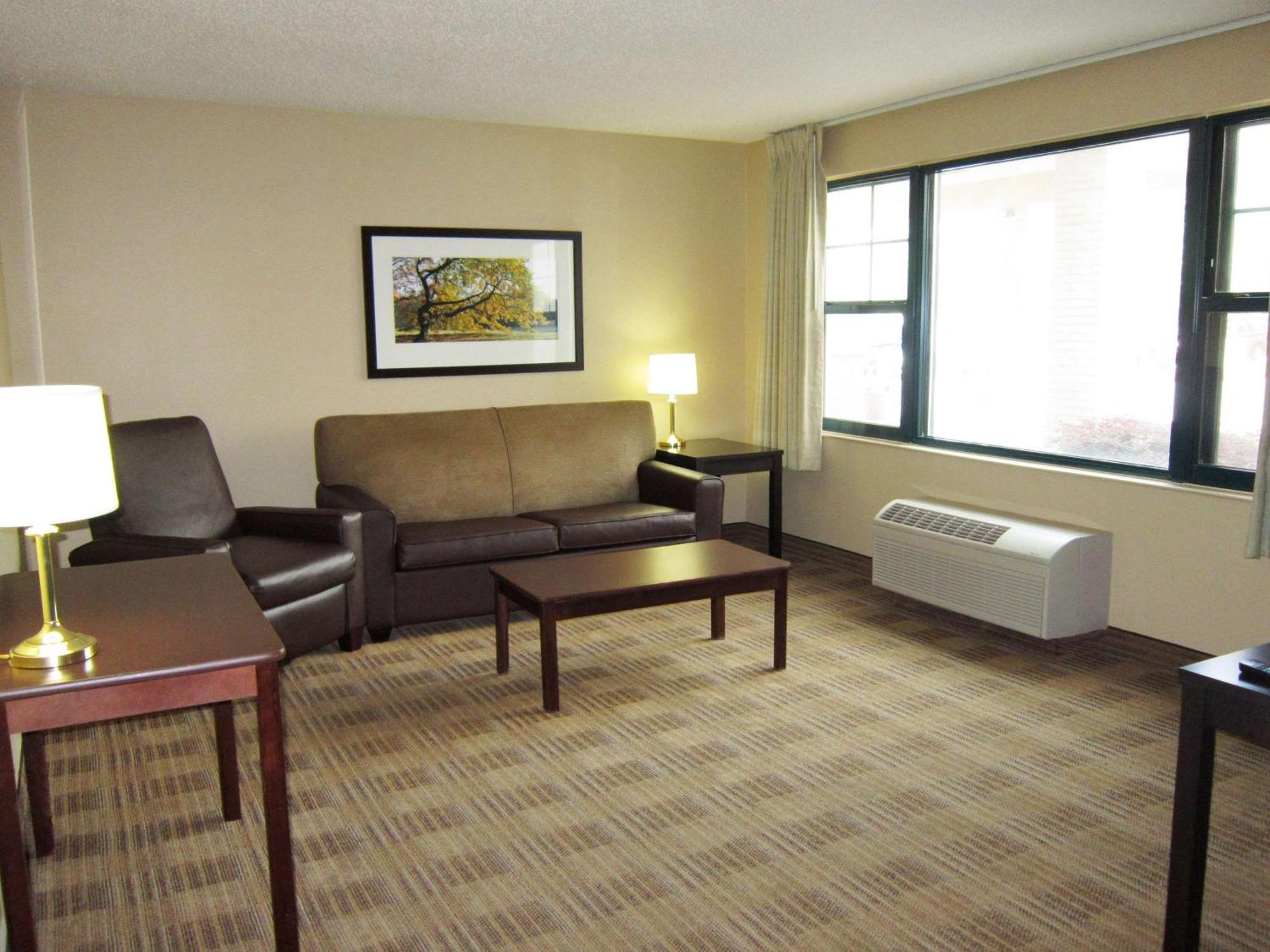 Extended Stay America Suites - Philadelphia - Plymouth Meeting - East Exterior photo