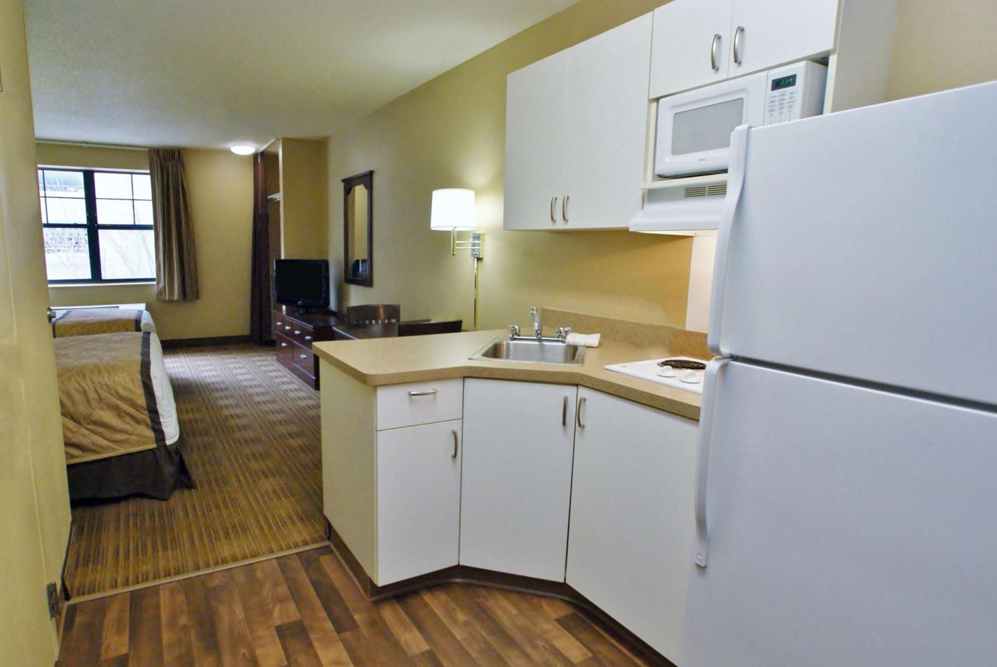 Extended Stay America Suites - Philadelphia - Plymouth Meeting - East Exterior photo