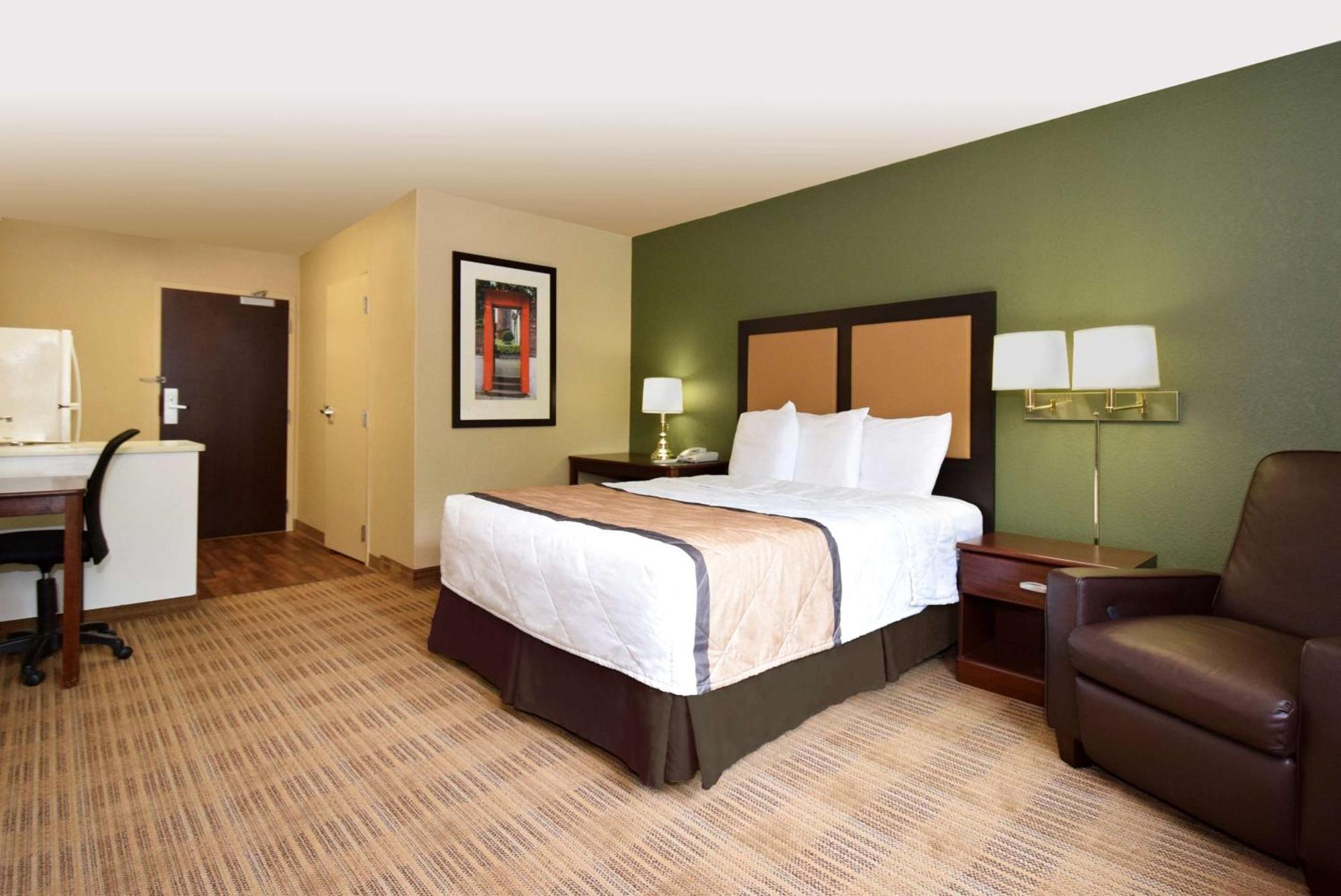 Extended Stay America Suites - Philadelphia - Plymouth Meeting - East Exterior photo